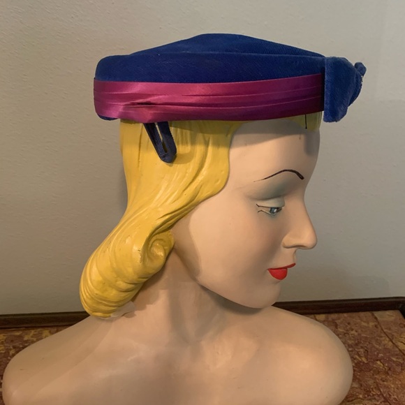 Vintage 1950’s with Blue and Purple Crushed Velvet Hat - Picture 4 of 7